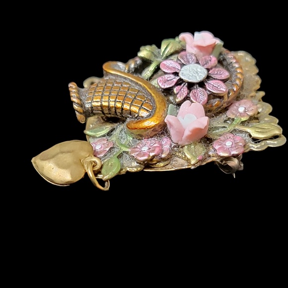 Vintage Montage‎ 1998 Brass Floral Basket Pin Brooch - Picture 3 of 5
